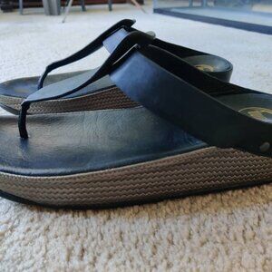 Fitflop Black and Brown Wedge Thong Sandals